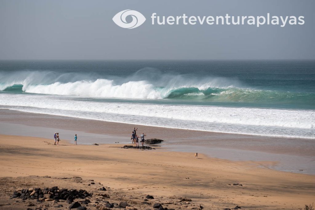 Piedra Playa Spot in El Cotillo, Fuerteventura, showcasing its popularity as a prime location for surfing, kitesurfing, windsurfing, and wing-foiling.