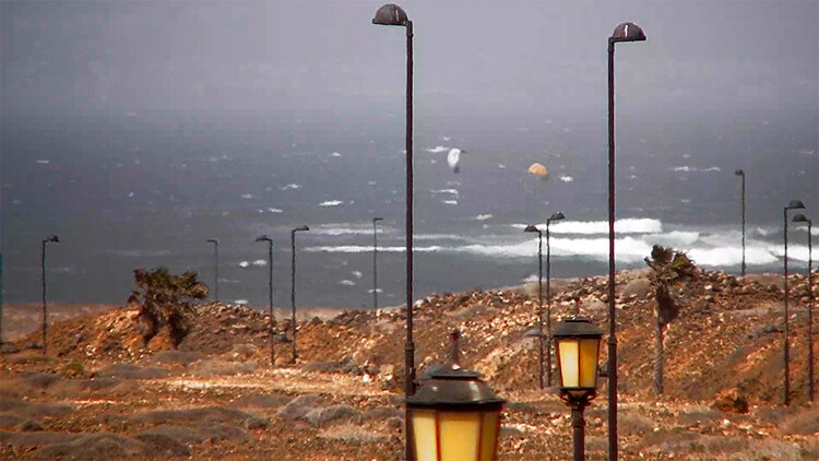 Vista en directo de la webcam de Majanicho - North Shore, el famoso paraíso del windsurf, el kitesurf y el surf.