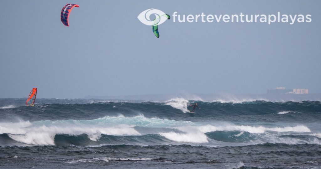 Fuerteventura Kitesurf Spots. Interactive map highlighting all official kitesurfing spots across Fuerteventura, complete with detailed spot descriptions and photos.