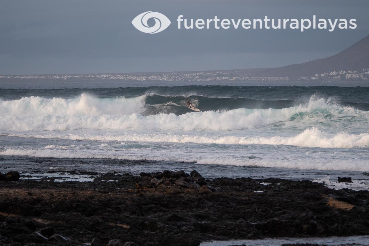 El Muelle Surf Spot también conocido como Muro del Puerto en Corralejo, Fuerteventura.