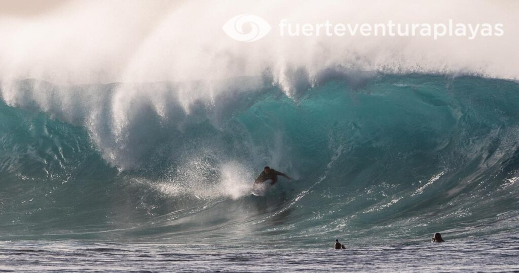 Guía de Spots de Fuerteventura. Mapa interactivo con todos los spots oficiales de surf, kitesurf, wing foil y windsurf en Fuerteventura.